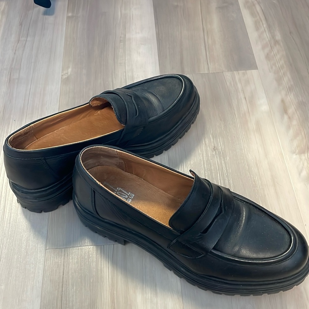 Miz Mooz women’s leather loafers size 39